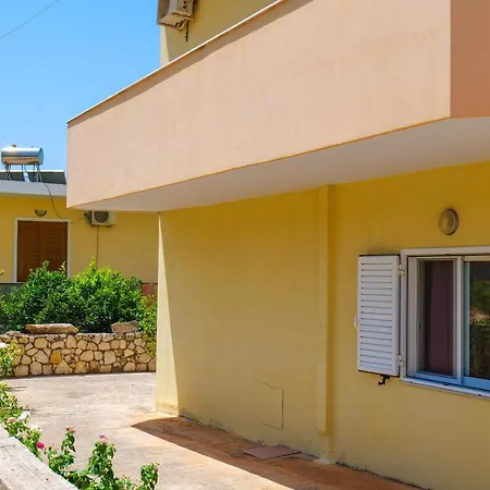 Vila Kreka * Ksamil